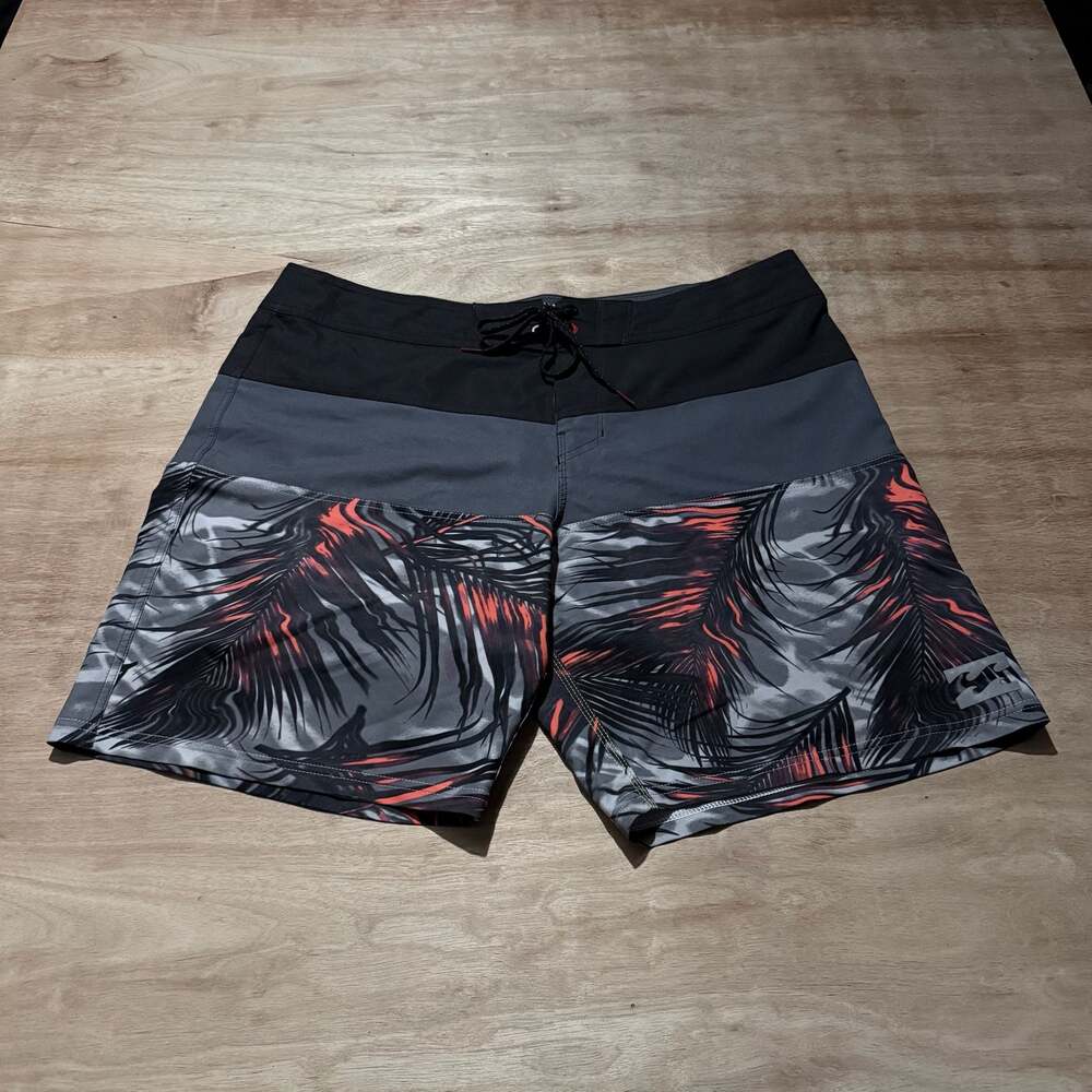 Billabong Platinum X Boardshorts Swim Trunks Tropical Palm Print Black Gray